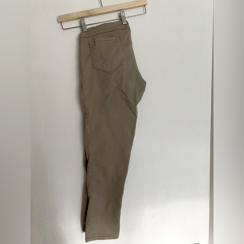 Motherhood Maternity capris stretchy pants with tummy band